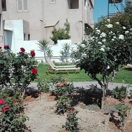 Apartment Yannis *