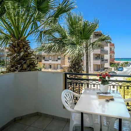 Yannis Apartmán *