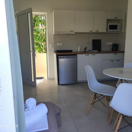 Yannis Apartment