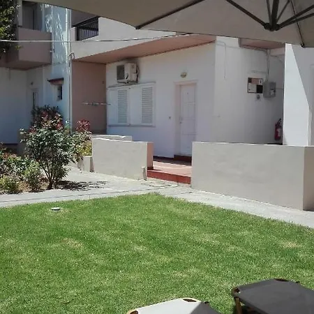 Yannis Apartmán *